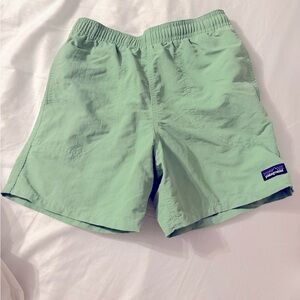 Patagonia green Baggies youth boys Sz L